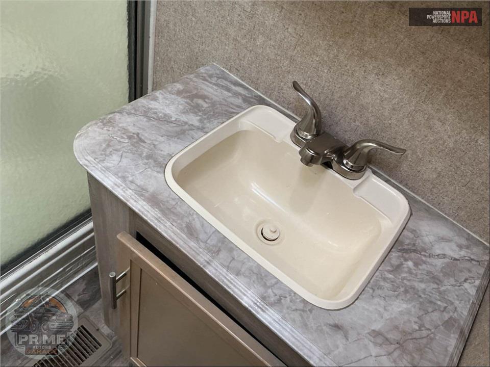 2019 Coachmen By Forest River M-39 FKTS - CATALINA DESTINATION SERIES — фото 20