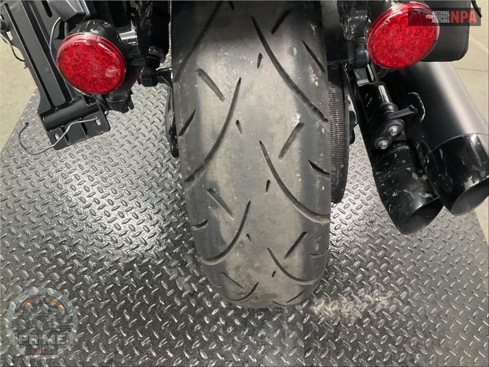 2022 Indian Motorcycle CHIEF BOBBER DARK HORSE — фото 18