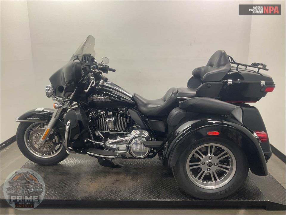 2021 Harley-Davidson FLHTCUTG TRI GLIDE ULTRA CLASSIC — фото 3