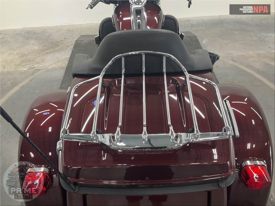 2019 Harley-Davidson FLHTCUTG TRI GLIDE ULTRA — фото 21