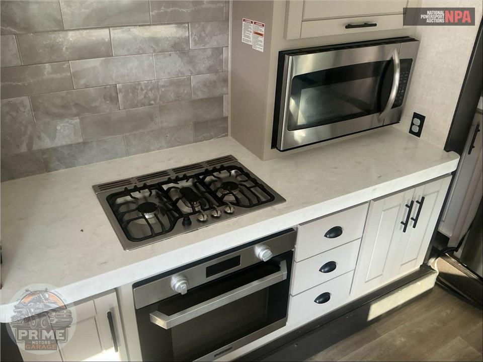 2021 Redwood Rv M-3981 FK - FIFTH WHEEL SERIES — фото 17