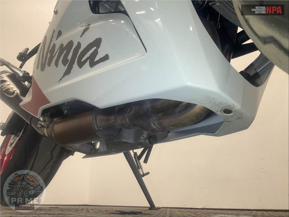 2025 Kawasaki ZX636KSFAL NINJA ZX-6R — фото 15