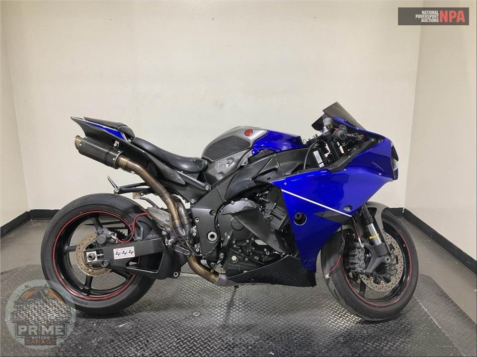 2011 Yamaha YZF-R1 RED — фото 1