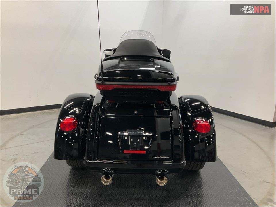 2024 Harley-Davidson FLHTCUTG TRI GLIDE ULTRA CLASSIC — фото 4