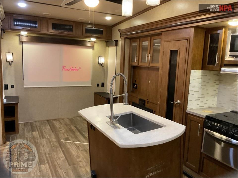 2017 Sabre By Forest River M-36BHQ - FIFTH WHEEL SERIES — фото 6