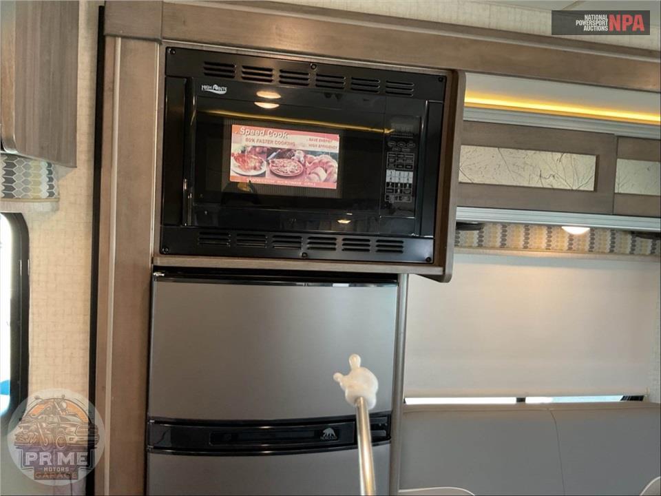2017 Winnebago M-23A FORD - FUSE SERIES — фото 30