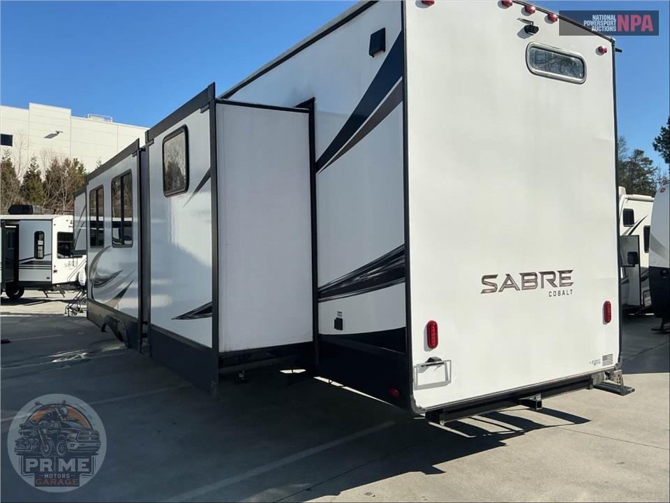 2022 Sabre By Forest River M-38DBQ - FIFTH WHEEL SERIES — фото 3