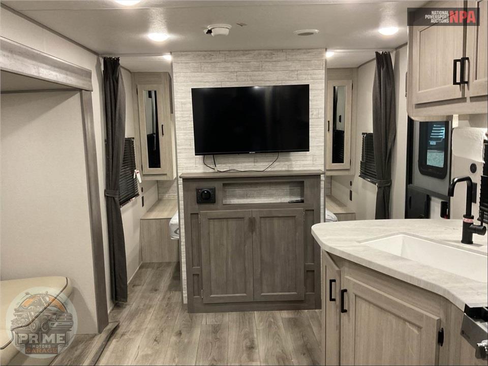 2025 Coachmen By Forest River M-261 BHS - CATALINA SUMMIT SERIES — фото 9