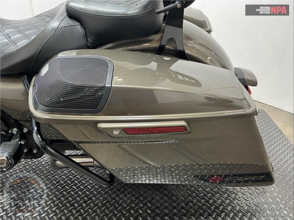 2021 Harley-Davidson FLTRXSE CVO ROAD GLIDE — фото 20