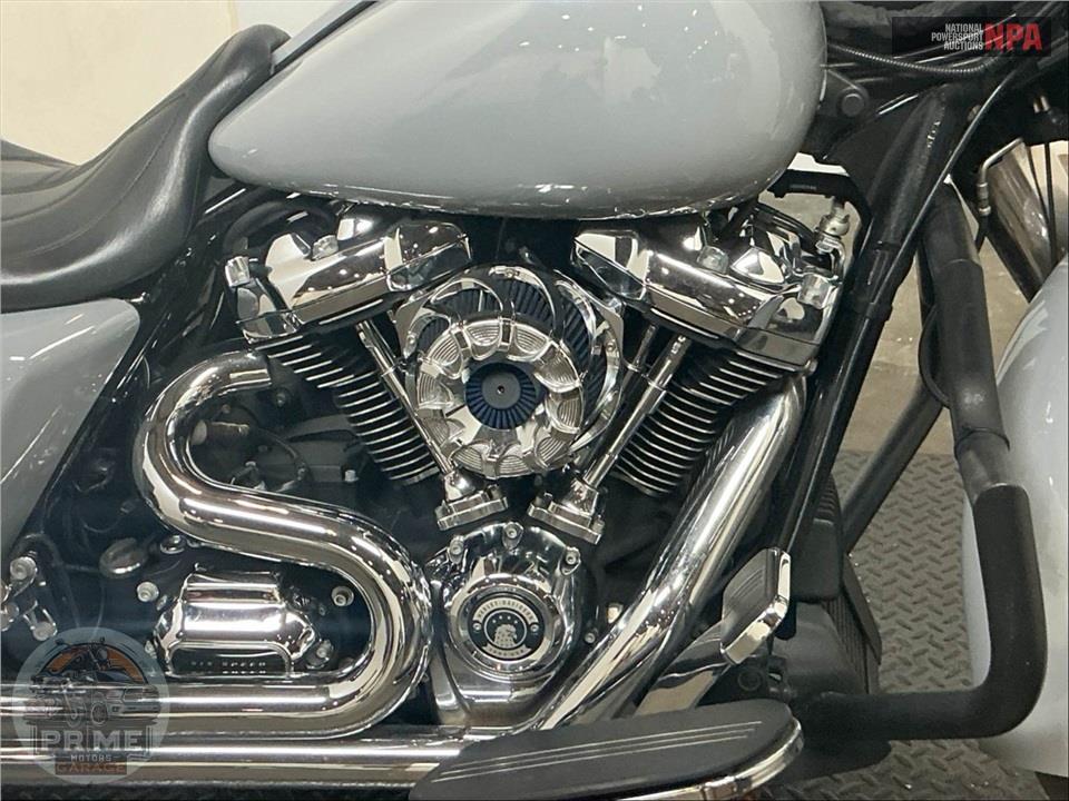2017 Harley-Davidson FLHXS STREET GLIDE SPECIAL — фото 6