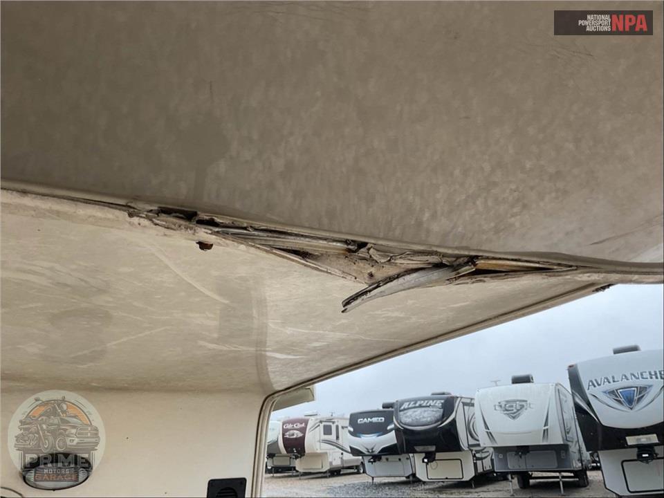 2019 Palomino By Forest River M-383FBC - COMPASS FIFTH WHEEL SERIES — фото 31