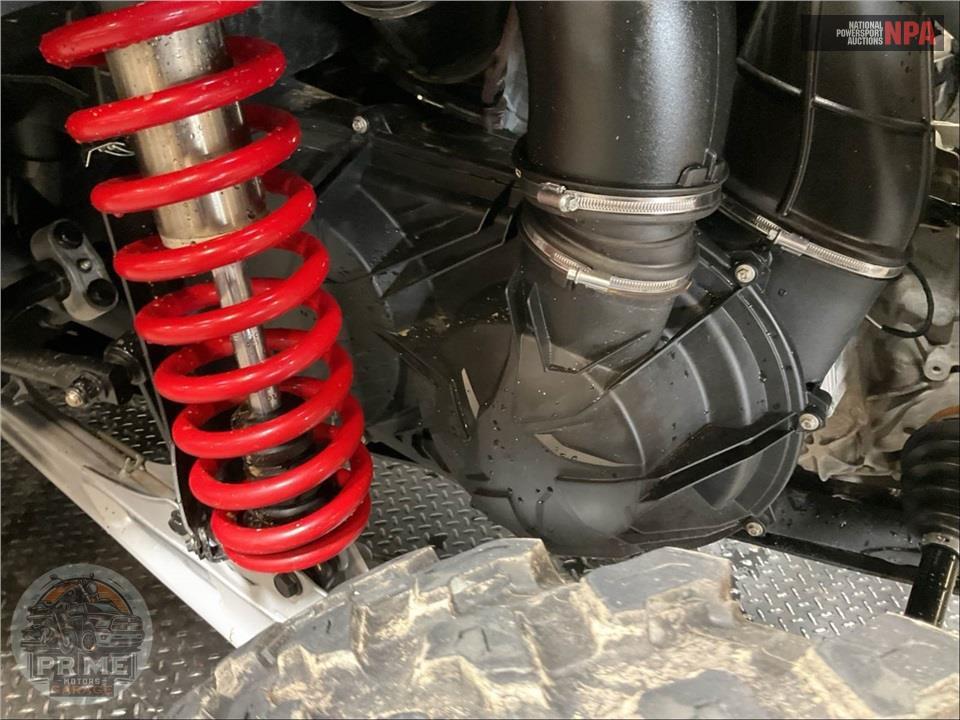 2025 Can-Am MAVERICK X3 MAX DS TURBO (RED & SILVER) — фото 10