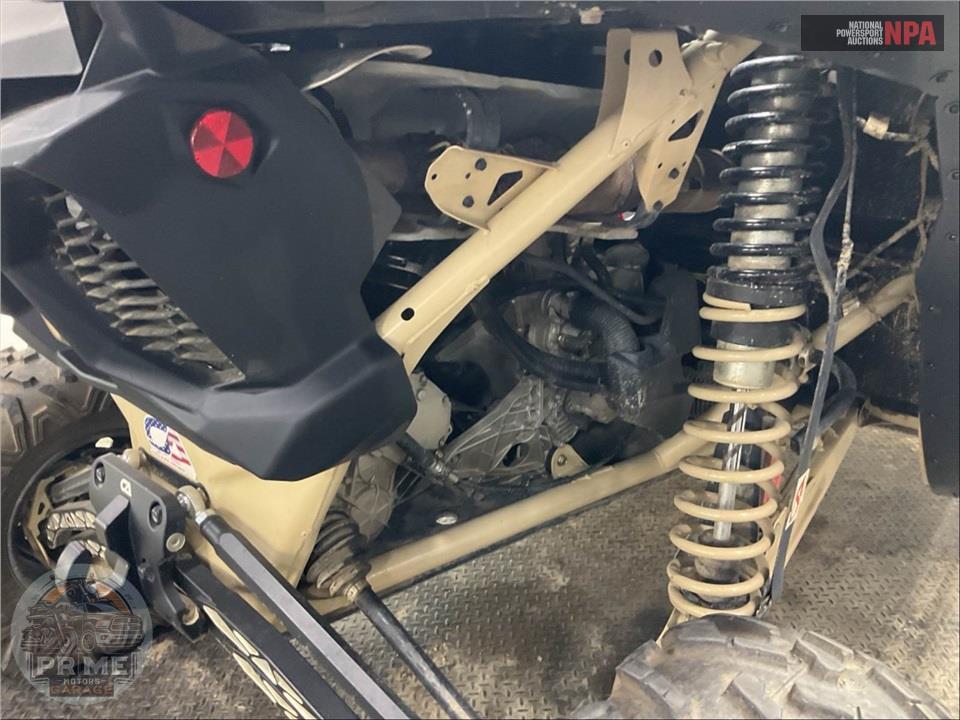 2021 Can-Am MAVERICK X3 X RS TURBO RR (DESERT TAN & CARBON BLACK) — фото 8