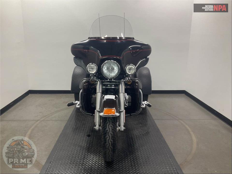 2011 Harley-Davidson FLHTCUTG TRIGLIDE UL CLSC — фото 2
