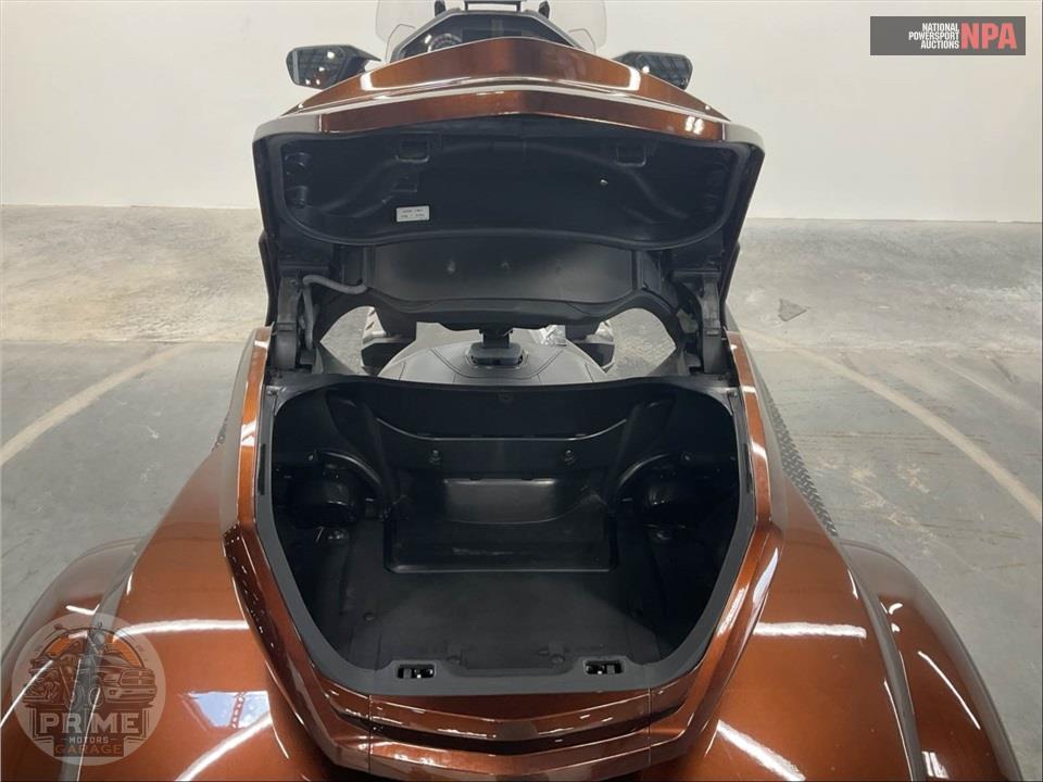 2018 Honda GL1800B GOLDWING — фото 17