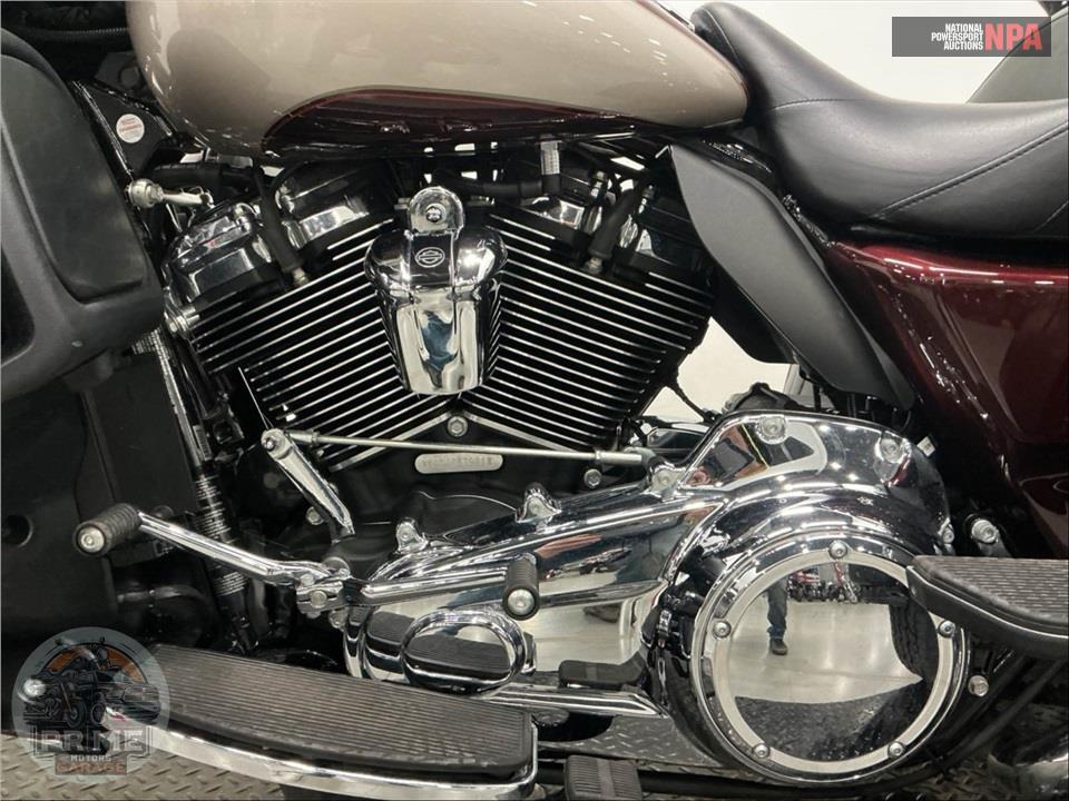 2018 Harley-Davidson FLHTCUTG TRI GLIDE ULTRA — фото 7