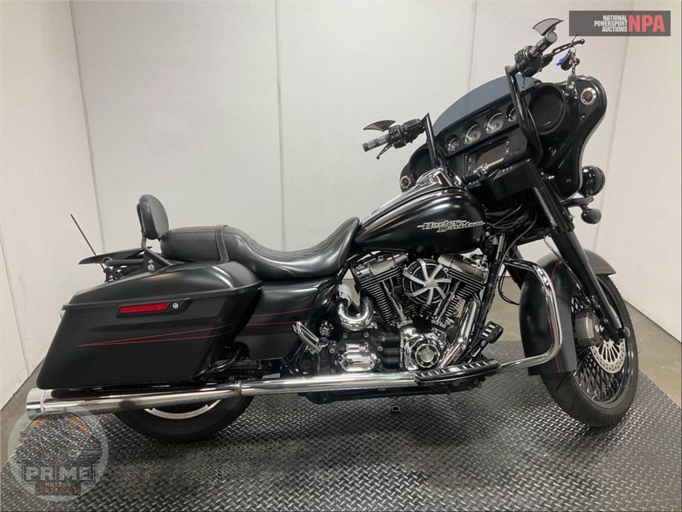 2014 Harley-Davidson FLHXS STREET GLIDE — фото 1