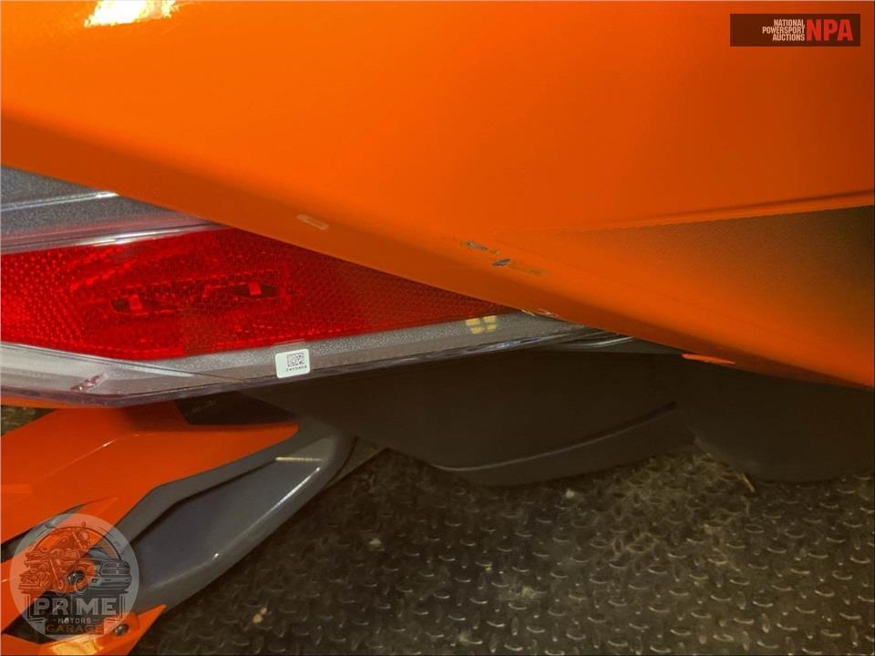 2023 Polaris SLINGSHOT R WITH AUTODRIVE — фото 9