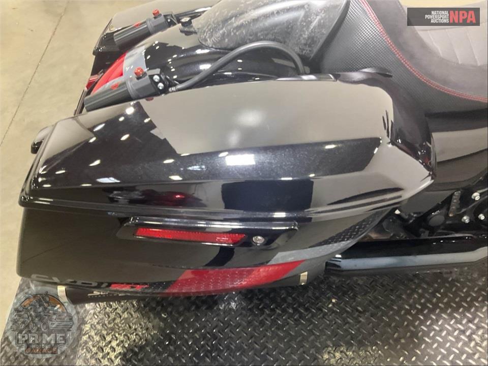 2025 Harley-Davidson FLTRXSTSE CVO ROAD GLIDE ST — фото 19