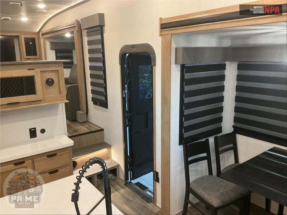 2024 Sabre By Forest River M-37FLH - FIFTH WHEEL SERIES — фото 9