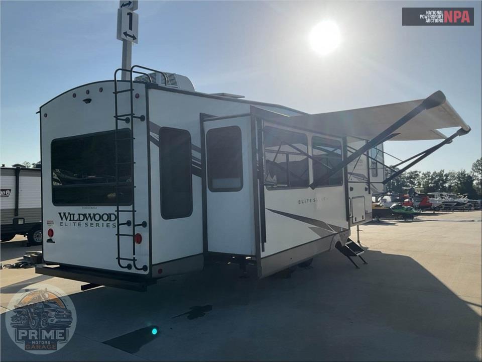 2022 Wildwood By Forest River M-34RL - HERITAGE GLEN ELITE FIFTH WHEEL SERIES — фото 4
