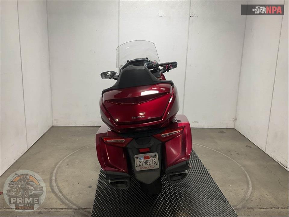 2018 Honda GL1800D GOLDWING TOUR DCT (RED) — фото 4