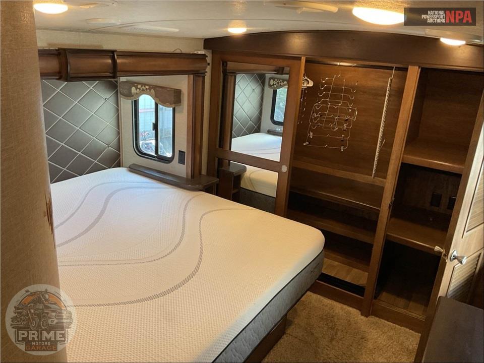 2018 Keystone Rv M-3160 RL - MONTANA LEGACY EDITION FIFTH WHEEL SERIES — фото 11