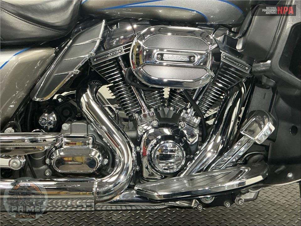 2016 Harley-Davidson FLTRUSE CVO ROAD GLIDE ULTRA — фото 5