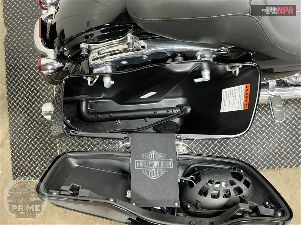 2023 Harley-Davidson FLHX STREET GLIDE — фото 18