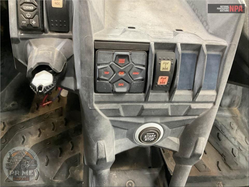 2021 Can-Am MAVERICK X3 MAX DS TURBO R (DESERT TAN & CARBON BLACK) — фото 7
