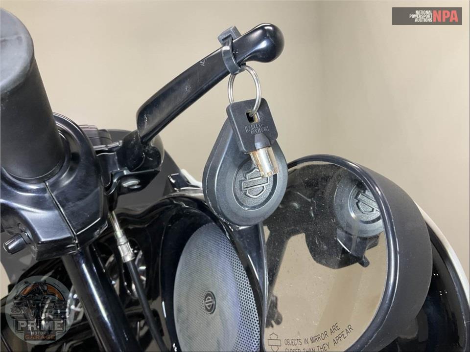 2018 Harley-Davidson FLHXS STREET GLIDE SPECIAL — фото 14