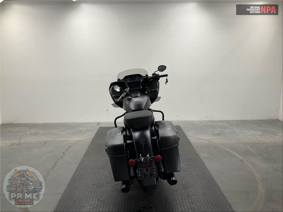 2021 Indian Motorcycle CHALLENGER DARK HORSE (BLACK/BRONZE SMOKE) — фото 4