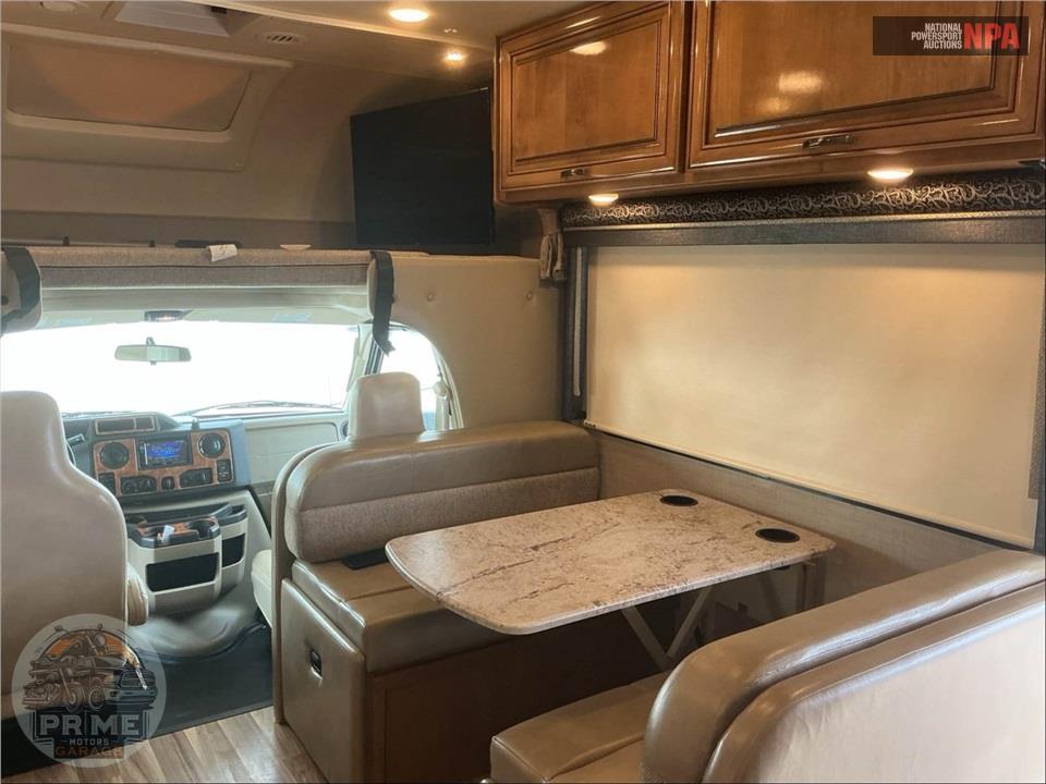 2017 Thor Motor Coach LF31 E450-V10 - QUANTUM SERIES — фото 10