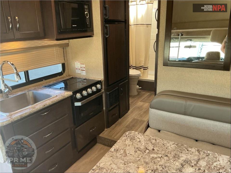 2019 Thor Motor Coach M-22FE E350-V10 - FREEDOM ELITE SERIES — фото 8