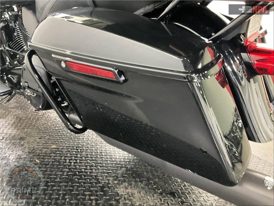 2023 Harley-Davidson FLTRK ROAD GLIDE LIMITED — фото 12