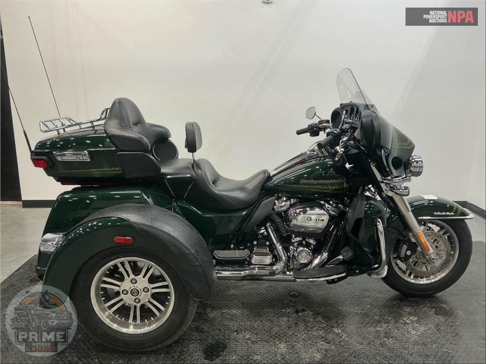2019 Harley-Davidson FLHTCUTG TRI GLIDE ULTRA — фото 1