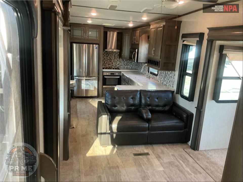 2019 Keystone Rv M-3701 LK - MONTANA 20TH ANNIVERSARY FIFTH WHEEL SERIES — фото 6