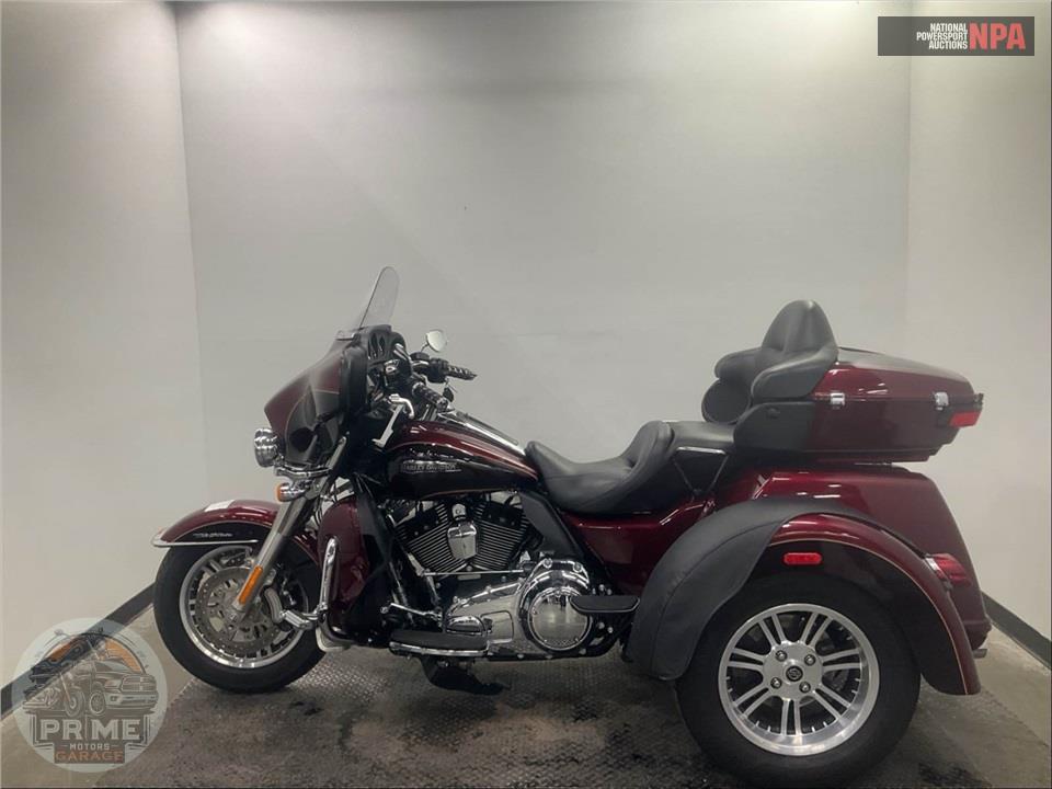 2014 Harley-Davidson FLHTCUTG TRIGLIDE ULTRA CLASSIC — фото 3