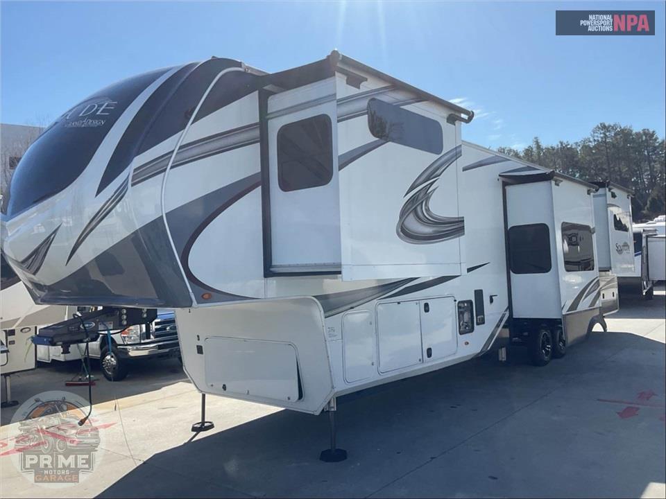 2022 Grand Design Recreational Vehicles M-390RK - SOLITUDE FIFTH WHEEL SERIES — фото 2