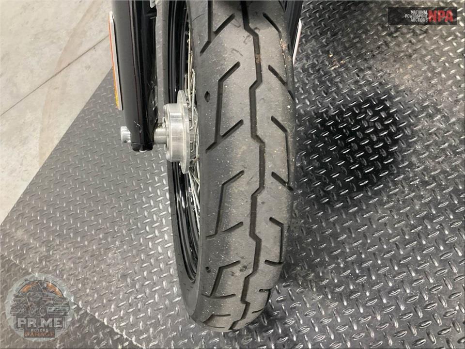 2017 Harley-Davidson FXDB STREET BOB — фото 17