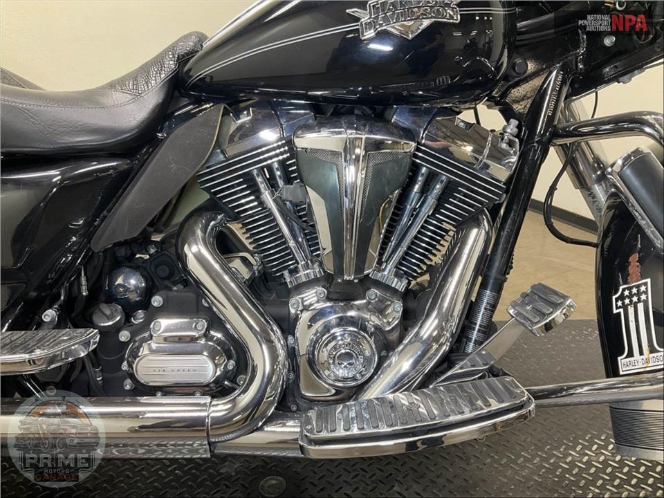 2012 Harley-Davidson FLHRC ROAD KING CLSC — фото 6