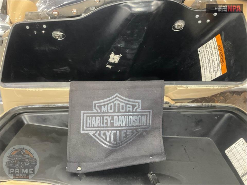 2013 Harley-Davidson FLHX STREET GLIDE — фото 25