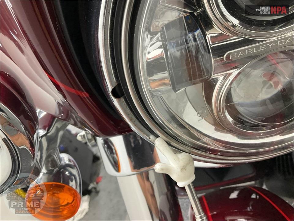 2017 Harley-Davidson FLHTK ULTRA LIMITED — фото 33