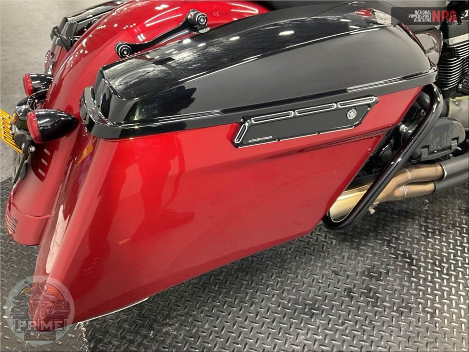 2018 Harley-Davidson FLTRXS ROAD GLIDE SPECIAL — фото 16