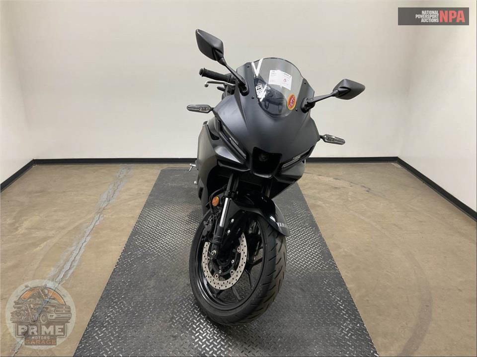 2025 Yamaha YZF-R3 — фото 2