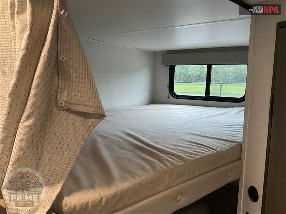 2025 Grand Design Recreational Vehicles M-24BHX - TRANSCEND XPLOR SERIES — фото 17