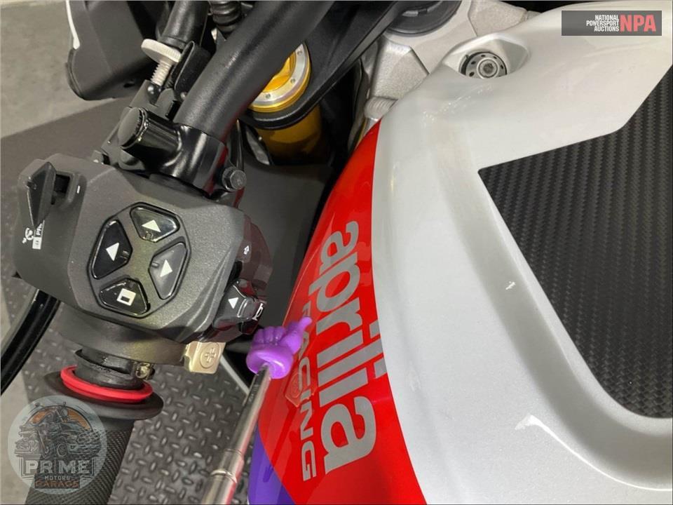 2024 Aprilia TUONO V4 FACTORY 1100 — фото 20