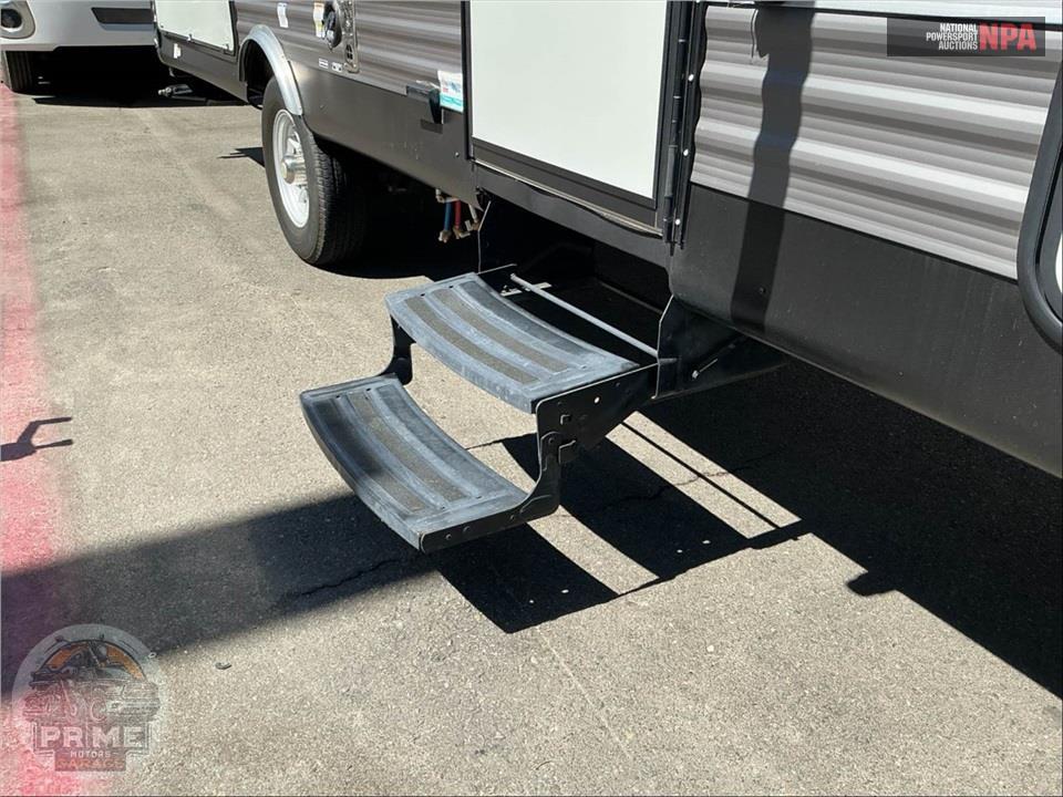 2022 Coachmen By Forest River M-184 BHS CATALINA SUMMIT SERIES — фото 17