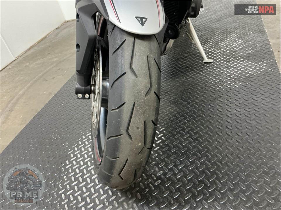 2018 Triumph STREET TRIPLE 765 R — фото 15