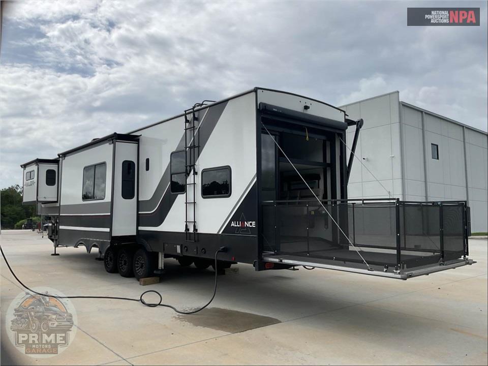 2024 Alliance Rv M-42V13 - VALOR FIFTH WHEEL SERIES — фото 3